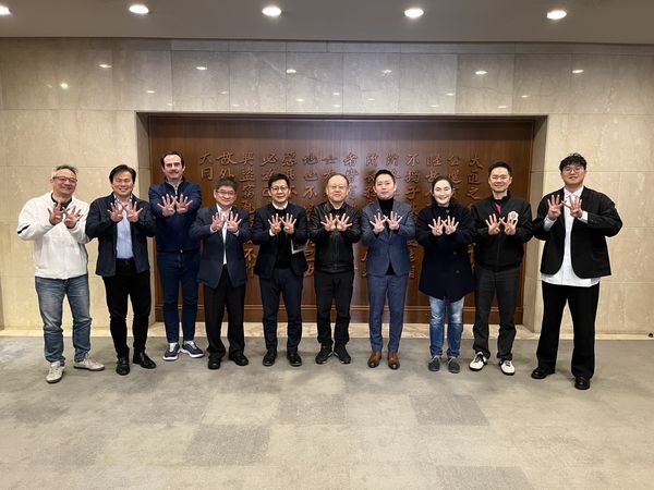 际巨星以及